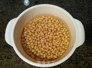 黄豆芽拌菠菜的做法步骤：1