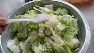 生拌圆白菜的做法步骤：2