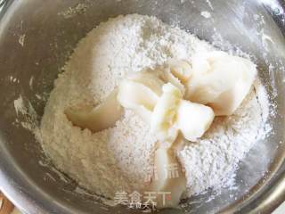肉松培根开口酥的做法步骤：4