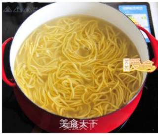 又Q又滑筋道好吃的炒面秘方的做法步骤：2