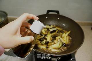 家常红烧土豆茄条(少油版)的做法步骤：8