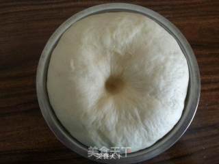 葱香肠包的做法步骤：7