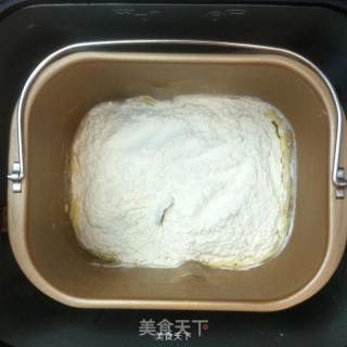 火腿肠肉松包的做法步骤：1