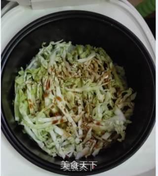 电饭煲腊肠焖饭的做法步骤：3