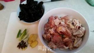 八分钟鸡块的做法步骤：1