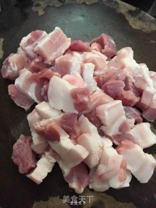 客家菜尾焖五花肉的做法步骤：2