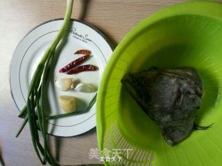 葱油鸦片鱼头的做法步骤：1