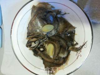 葱油鸦片鱼头的做法步骤：4