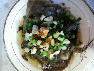 葱油鸦片鱼头的做法步骤：7