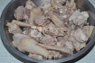 香菇春笋炖鸡块的做法步骤：2