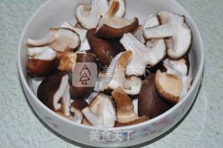 香菇春笋炖鸡块的做法步骤：11