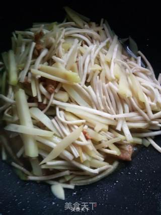 肉丝小炒二丝~葫芦丝土豆炒肉丝的做法步骤：9