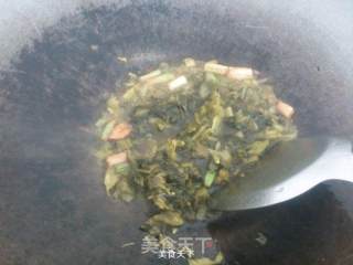 酸菜肉片蘑菇汤的做法步骤：6