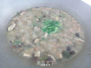 酸菜肉片蘑菇汤的做法步骤：9