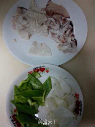 油爆鱿鱼的做法步骤：3