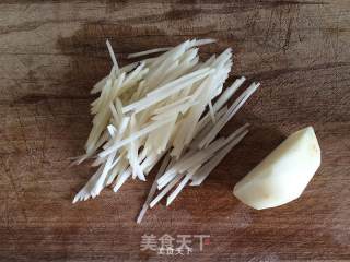 灯影土豆丝的做法步骤：2