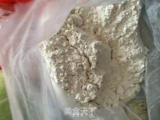 手打胡萝卜面的做法步骤：1