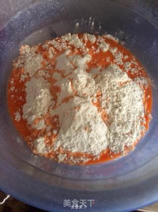 手打胡萝卜面的做法步骤：4