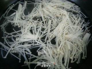 时令凉拌菜的做法步骤：1