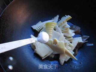香椿炒春笋的做法步骤：7