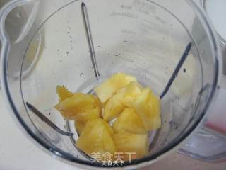 菠萝酸奶昔的做法步骤：3