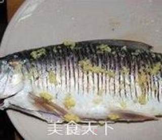 香煎鲮鱼的做法步骤：4
