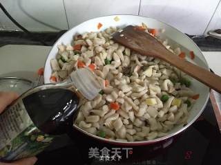 时蔬炒面丁的做法步骤：7