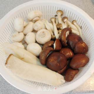 素酱也可以鲜香味美-----什锦菌菇酱的做法步骤：2