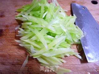 【凉拌莴笋】的做法步骤：1