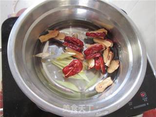 生姜红枣奶茶的做法步骤：2