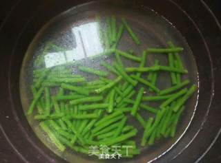 肉丝拌豆角的做法步骤：2