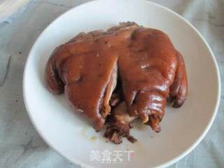 扒肘子的做法步骤：6