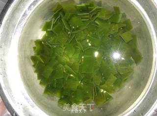 三文鱼味增汤的做法步骤：3