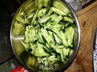 西红柿鸡蛋黄瓜的做法步骤：2
