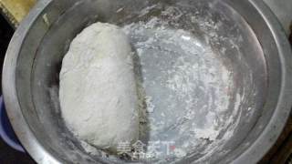 洋葱牛肉馅饼的做法步骤：2