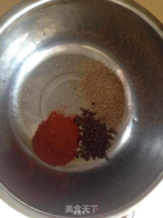 棒棒鸡的做法步骤：1