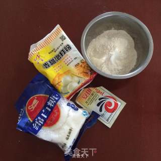 银丝卷的做法步骤：1