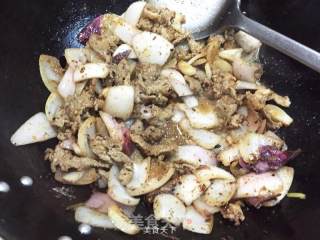 洋葱孜然羊肉的做法步骤：13