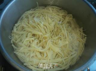 葱油豆腐皮的做法步骤：3