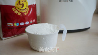 菠菜热汤面的做法步骤：1