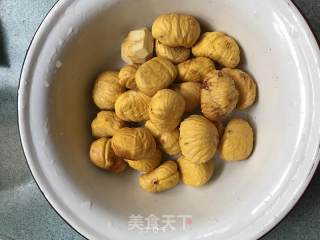 板栗炖排骨的做法步骤：1