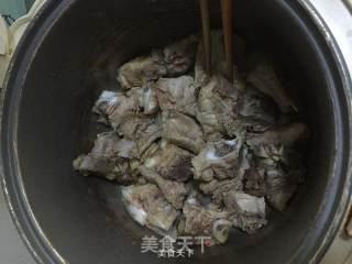 板栗炖排骨的做法步骤：3
