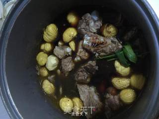 板栗炖排骨的做法步骤：4