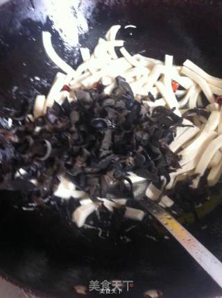鱼香千叶豆腐丝的做法步骤：8