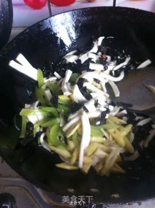 鱼香千叶豆腐丝的做法步骤：9