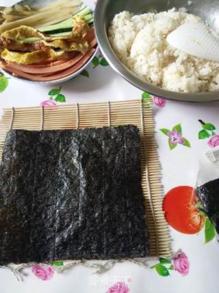 牛肉松寿司卷的做法步骤：4
