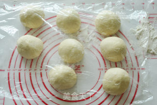 自制港式菠萝包的做法步骤：4