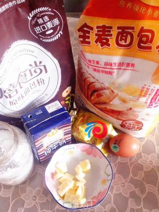 花朵面包的做法步骤：1