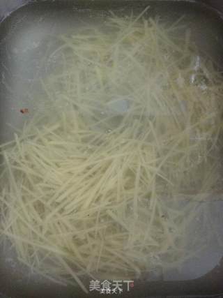 酸辣土豆丝的做法步骤：2