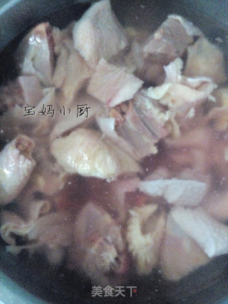 鸡腿炖土豆的做法步骤：1